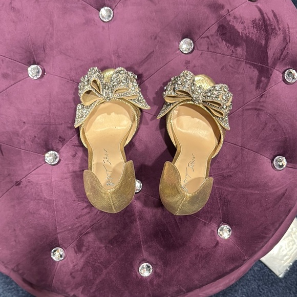 Gold High-Heeled Peep-Toe Pumps with Crystal Bow - Picture 5 of 6